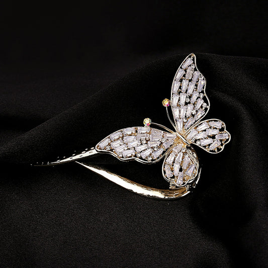 Summer Jewelry Trends: Light, Bright, and Effortlessly Chic