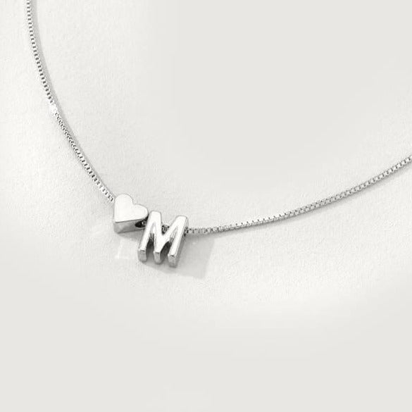 Engraved Initial Heart Photo Locket Necklace | Caitlyn Minimalist 18K Gold / I