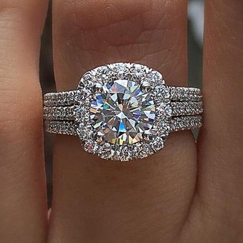 BRILLIANT CUBIC ZIRCONIA LUXURY ENGAGEMENT RING