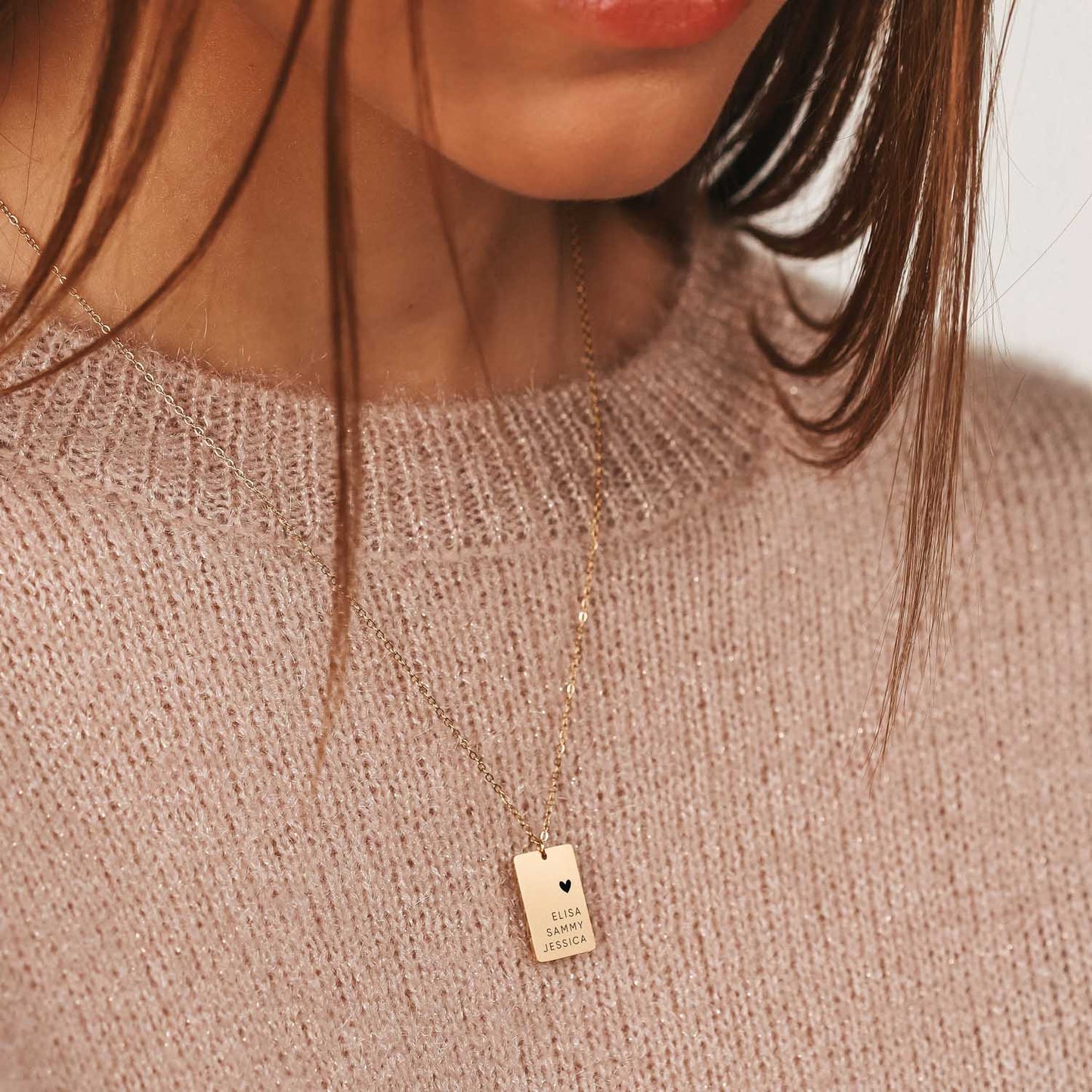 ELEGANT ENGRAVED RECTANGLE NECKLACE
