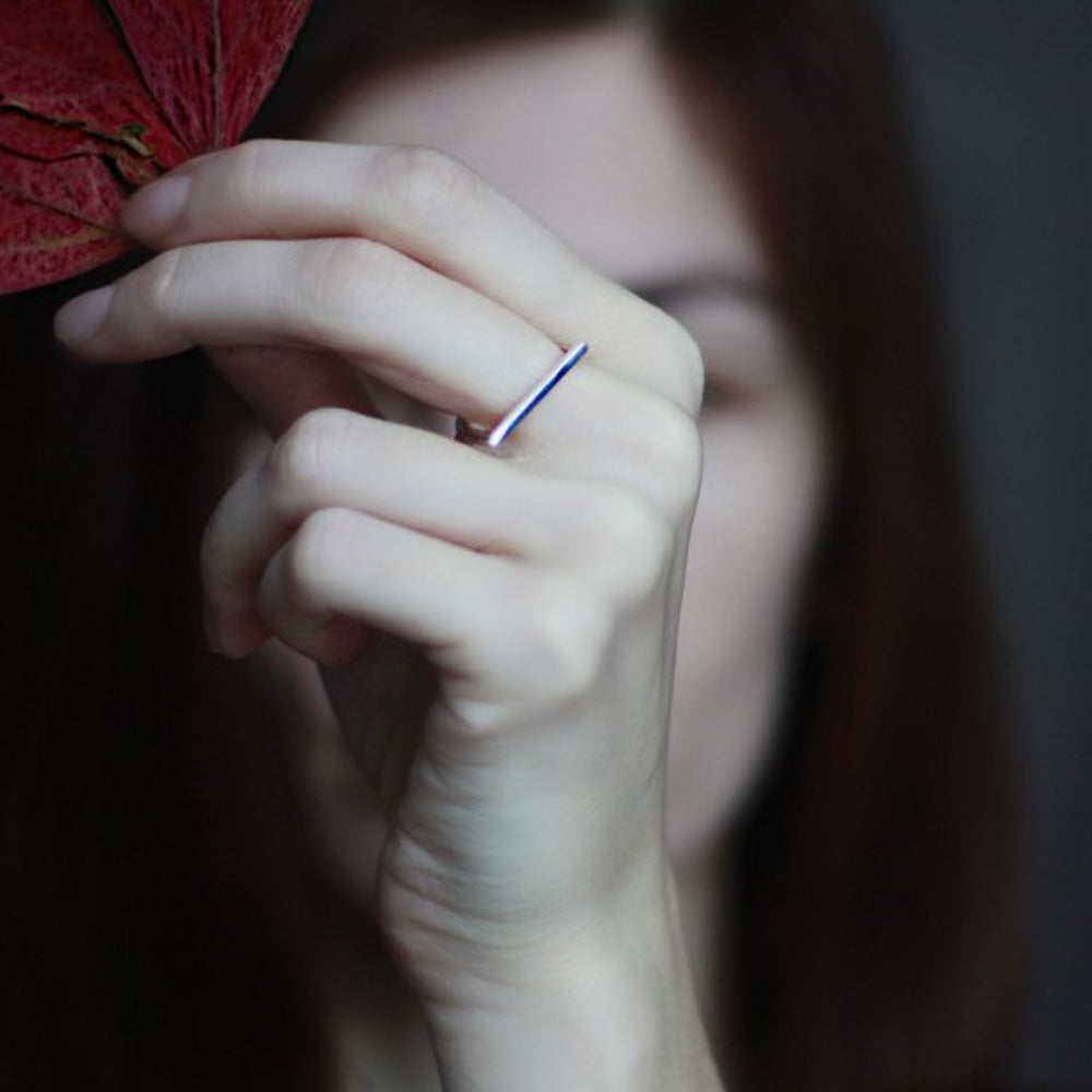 D SHAPE SILVER RING
