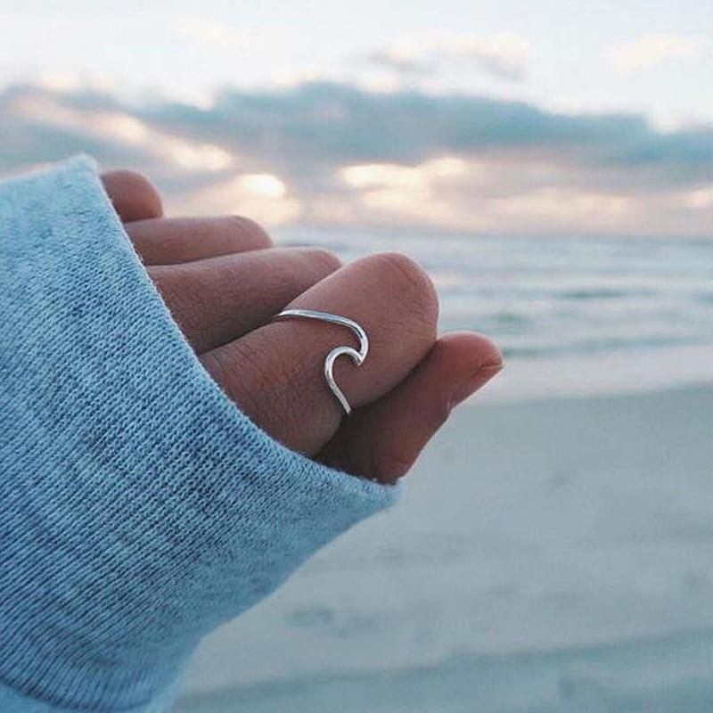 SIMPLE SEA WAVE RING