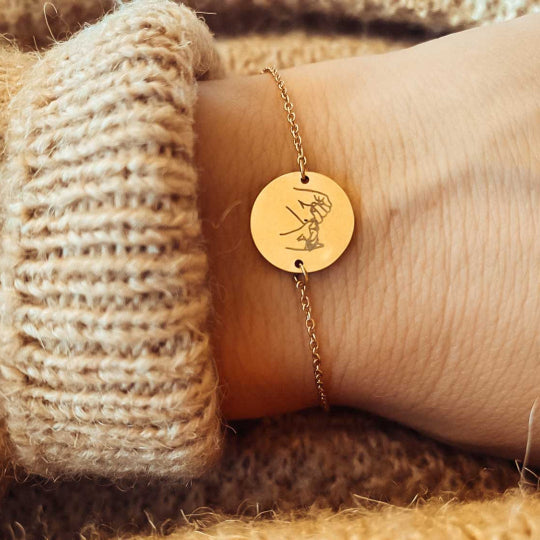 TINY HAND GESTURES ENGRAVED BRACELET