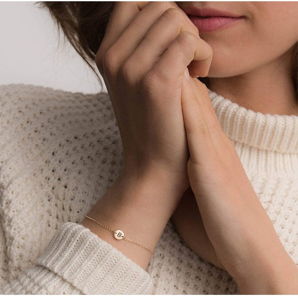 CLASSIC SCRIPT INITIAL COIN BRACELET - Ora Gift