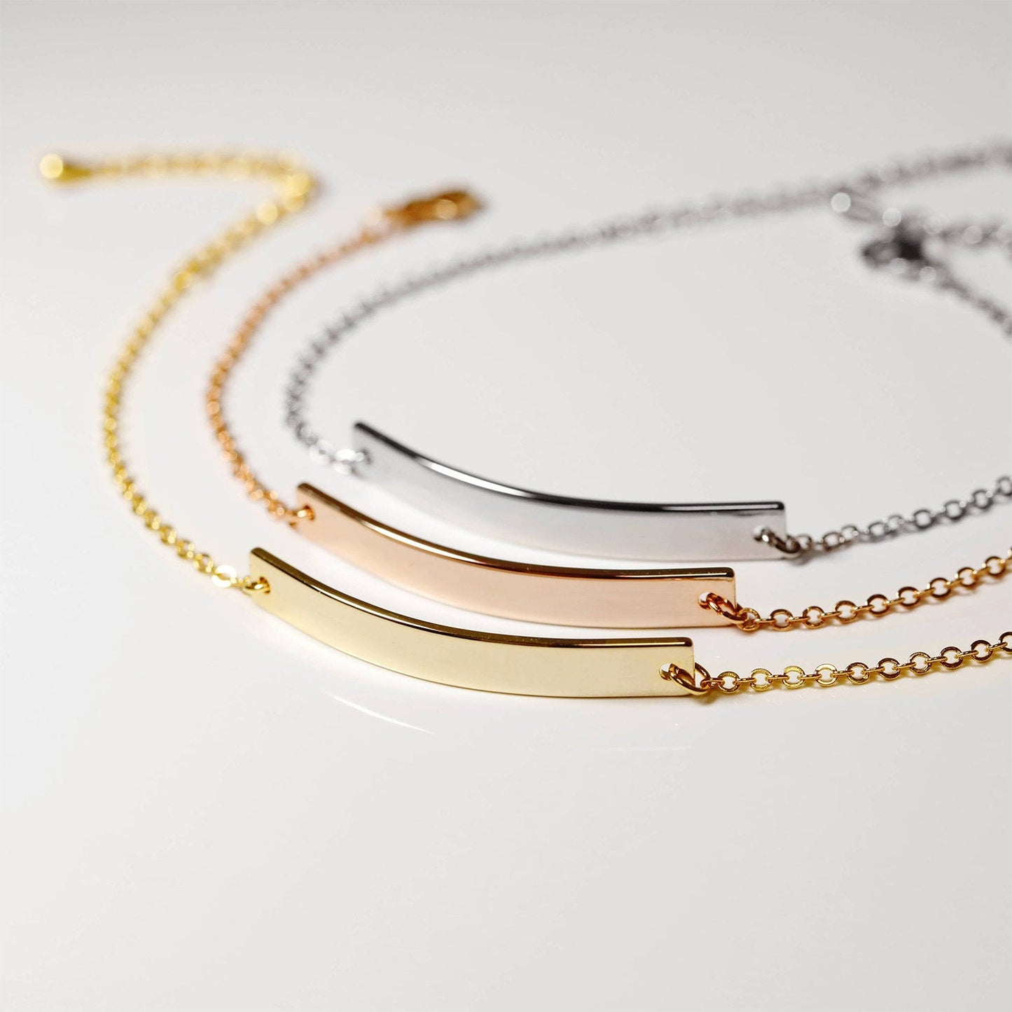 DAINTY ENGRAVABLE BAR BRACELET - Ora Gift