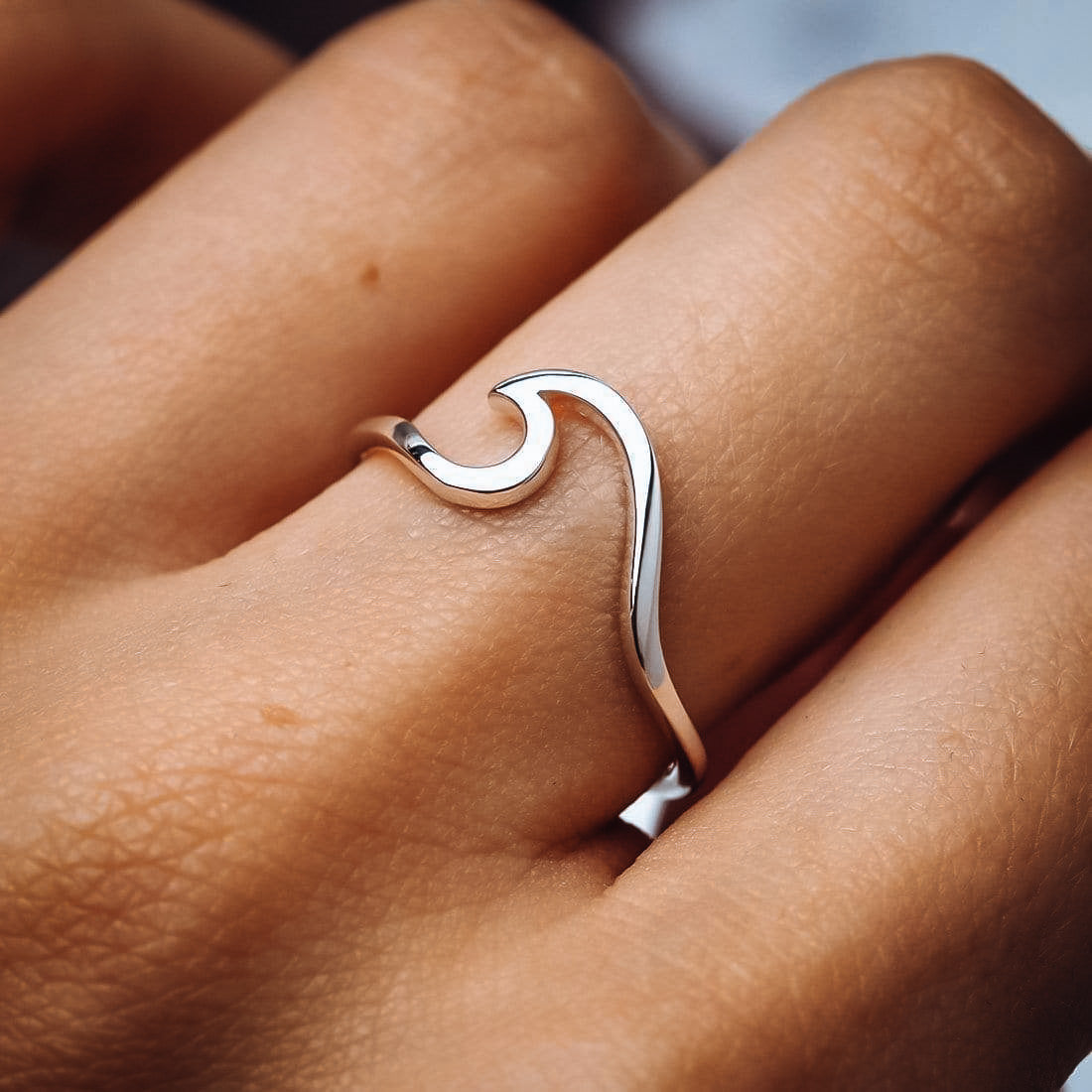 SIMPLE SEA WAVE RING