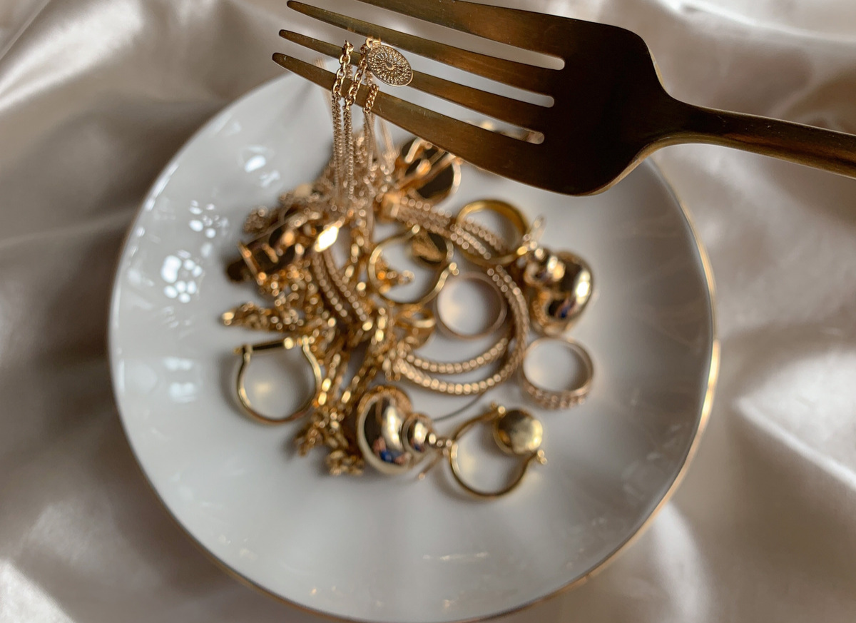 How to Untangle a Necklace – Ora Gift