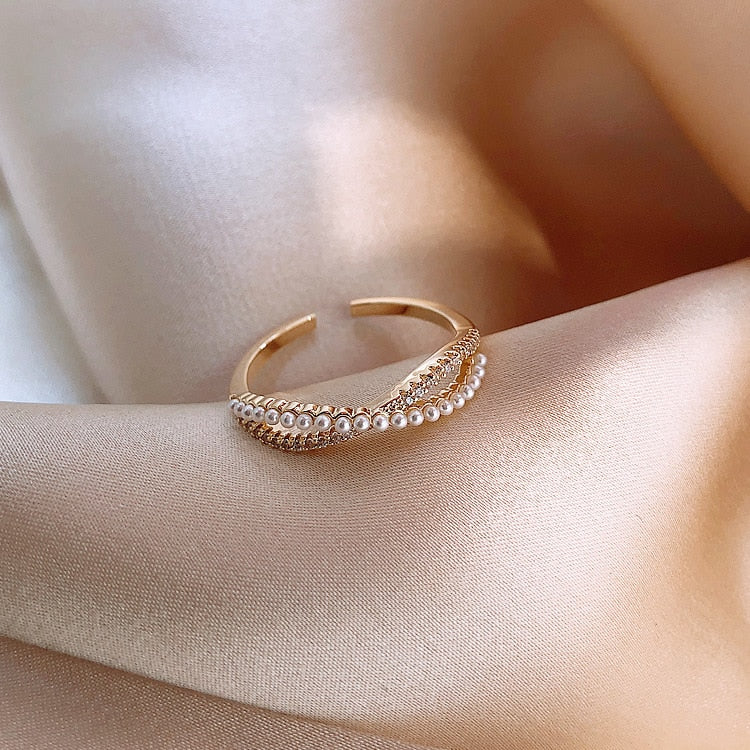 CROSS BOW PEARL RING