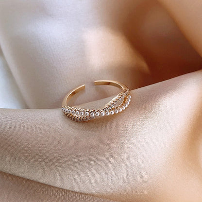 CROSS BOW PEARL RING