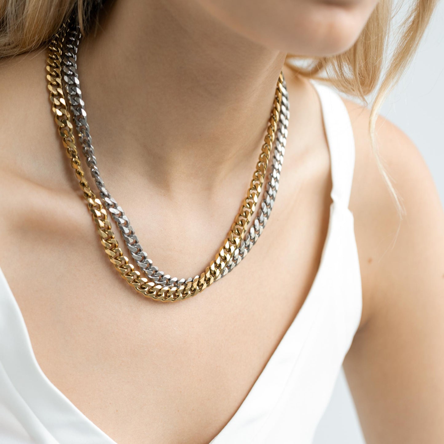 SLICK CURB CHAIN NECKLACE