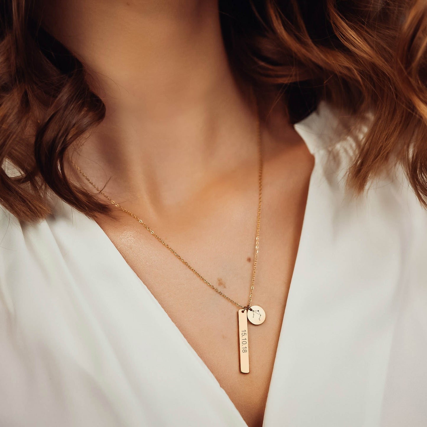 DAINTY BAR AND DISC NECKLACE