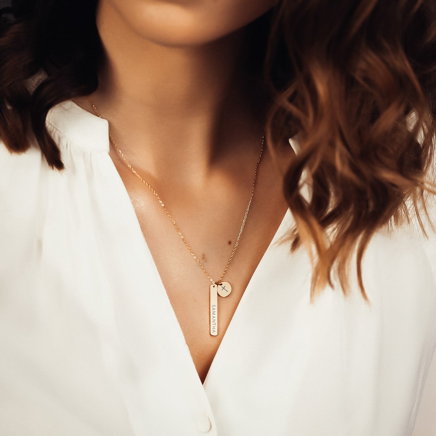 DAINTY BAR AND DISC NECKLACE