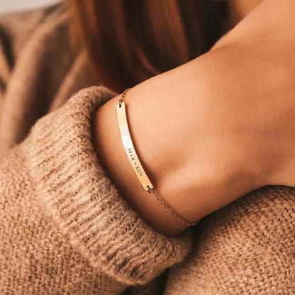 DAINTY ENGRAVABLE BAR BRACELET