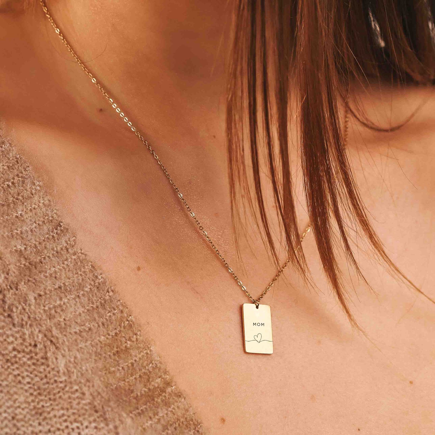 TRENDY RECTANGLE NECKLACE FOR MOM