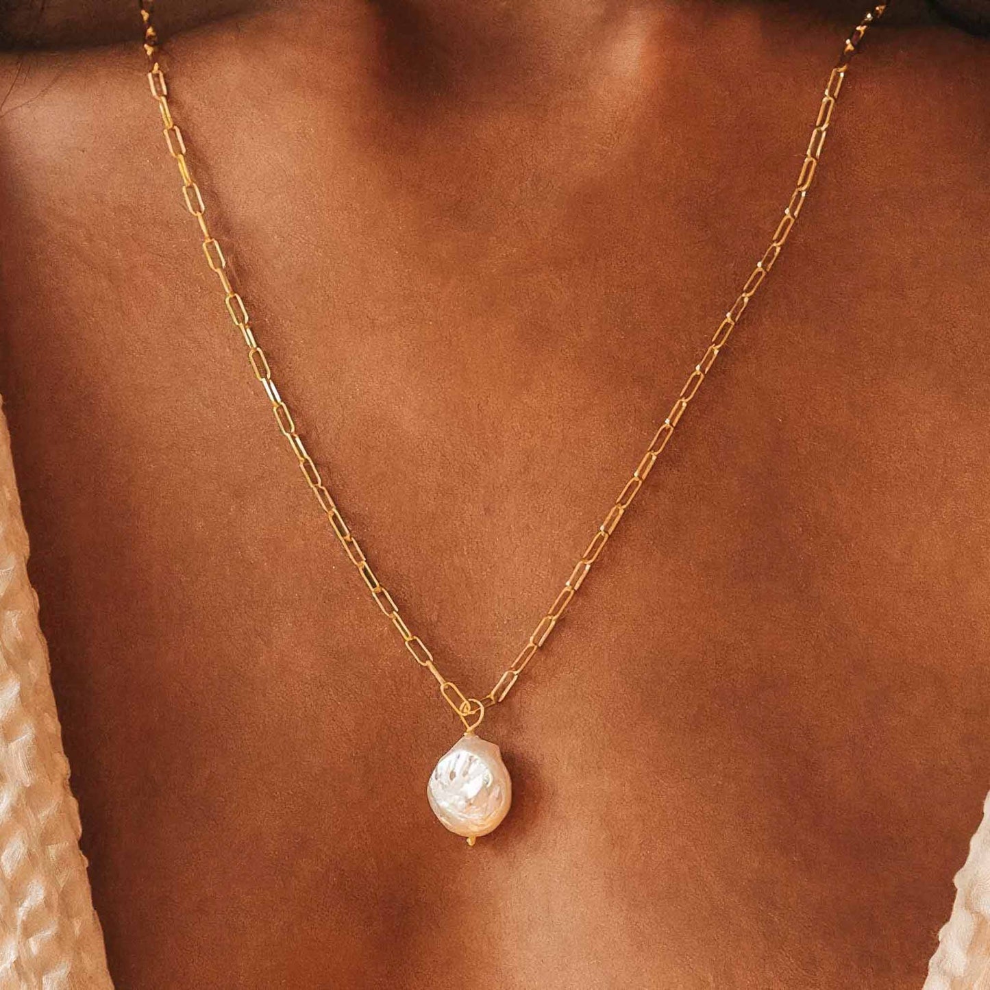 FRESHWATER PEARL NECKLACE