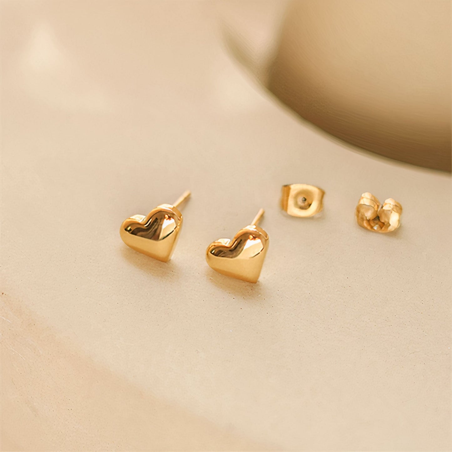 MINIMALIST HEART SHAPE STUDS