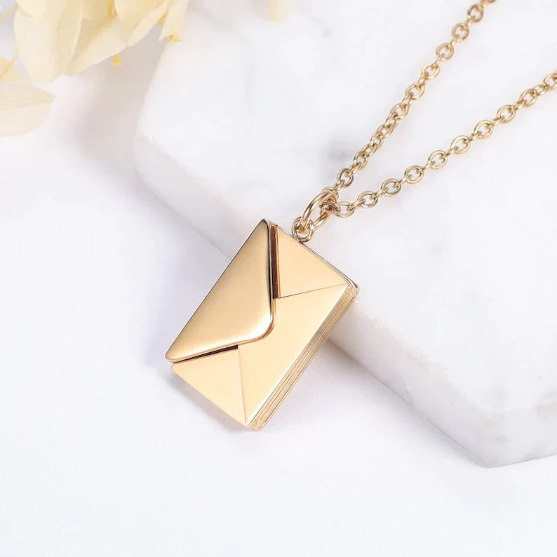 SPECIAL ENVELOPE MESSAGE NECKLACE