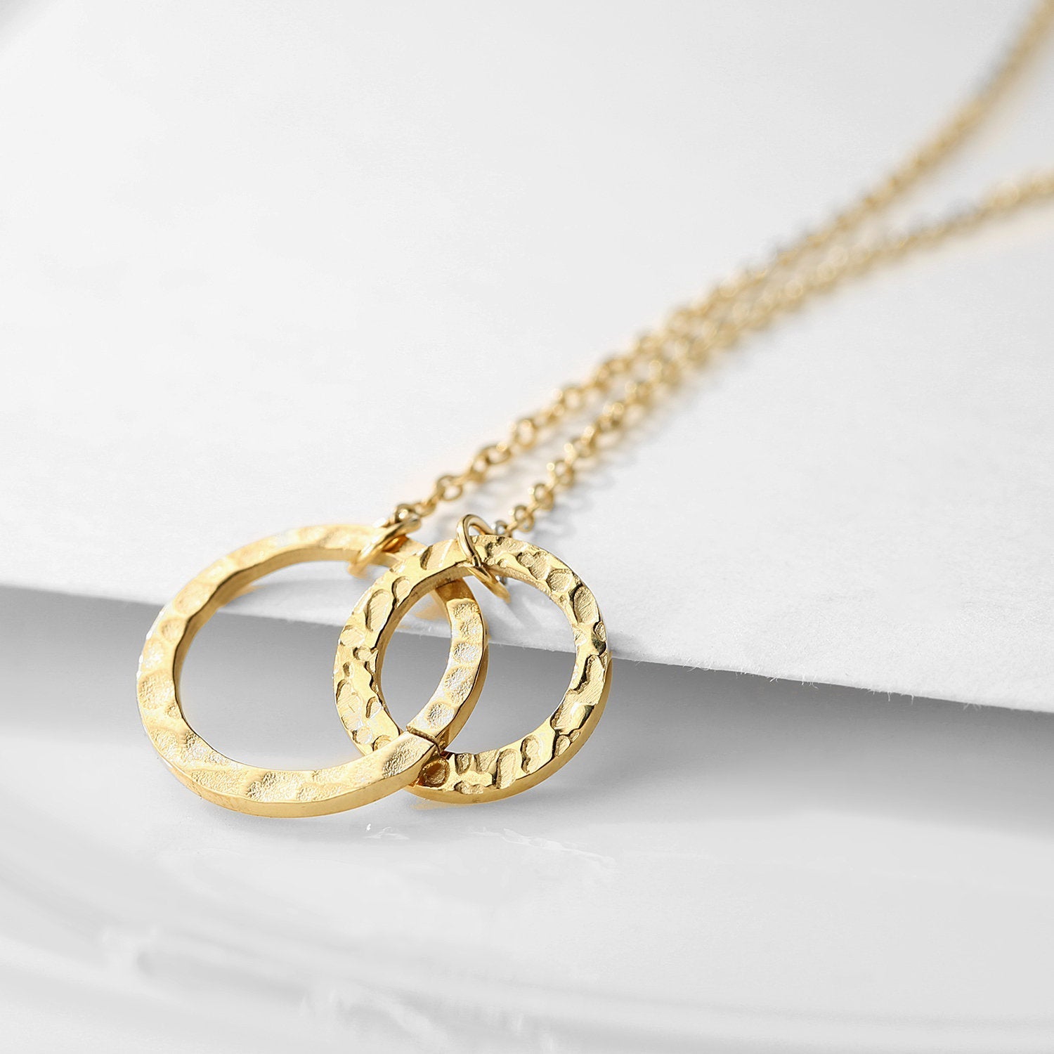 PRECISE INTERLOCKING TWO CIRCLE NECKLACE - Ora Gift