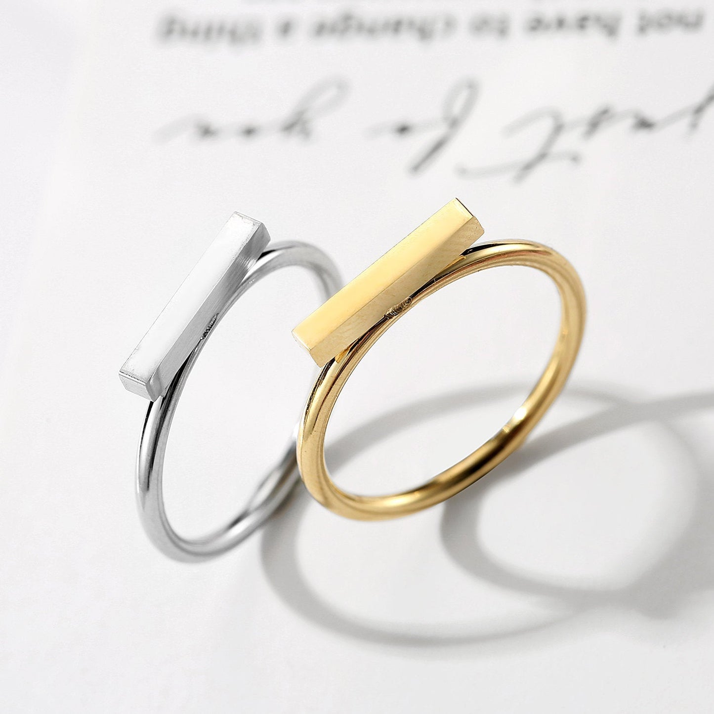 STACKABLE MINIMALIST RINGS SET - Ora Gift