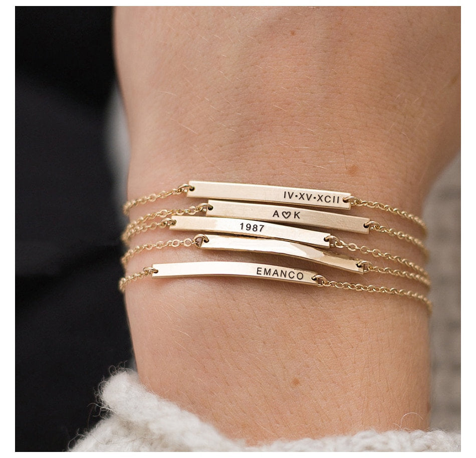 DAINTY ENGRAVABLE BAR BRACELET - Ora Gift