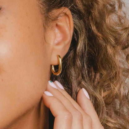 MINIMALIST OBLONG HOOP EARRINGS