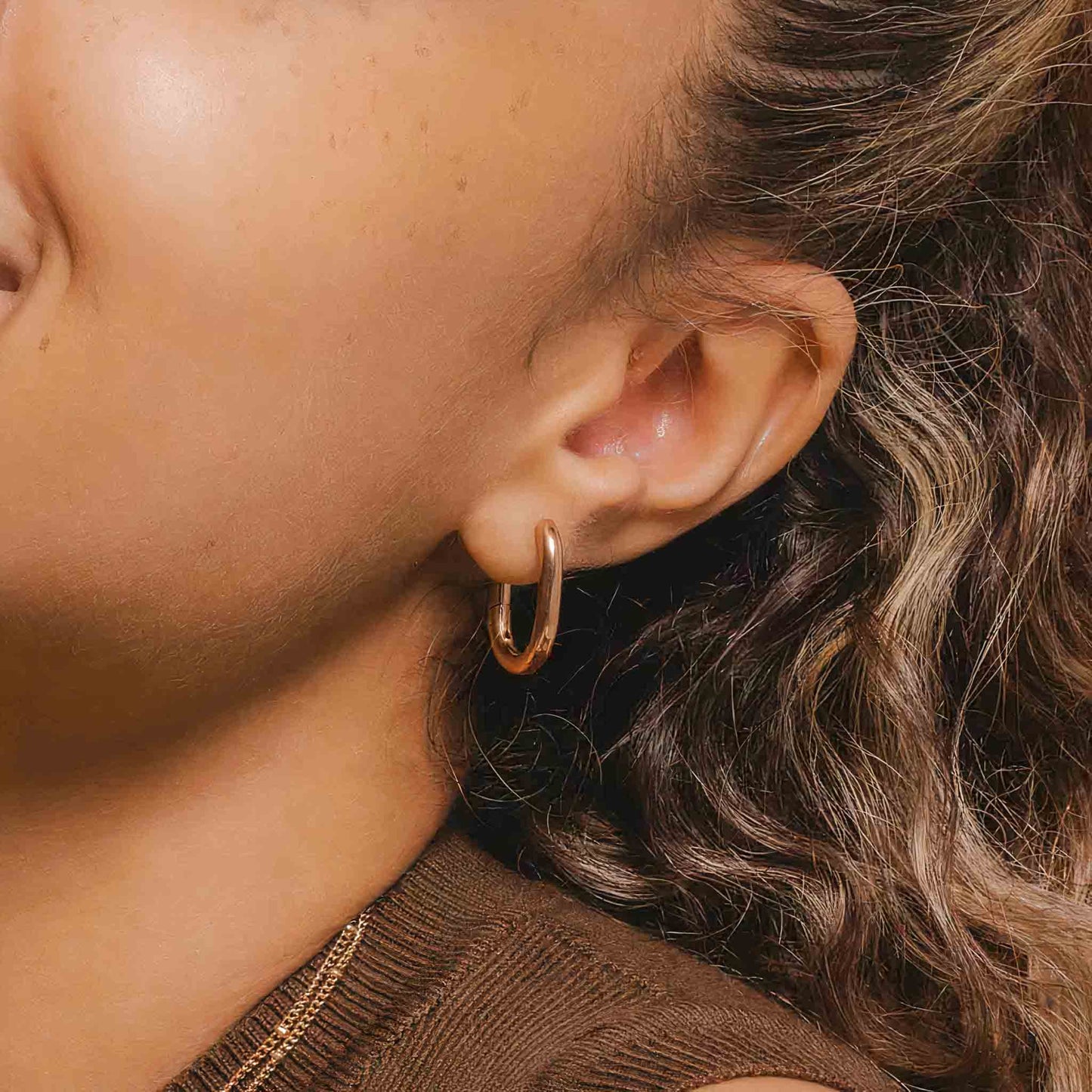 MINIMALIST OBLONG HOOP EARRINGS