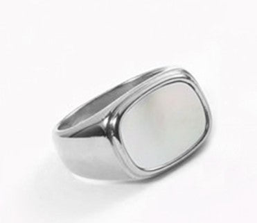 BAROQUE WHITE SHELL SQUARE RING