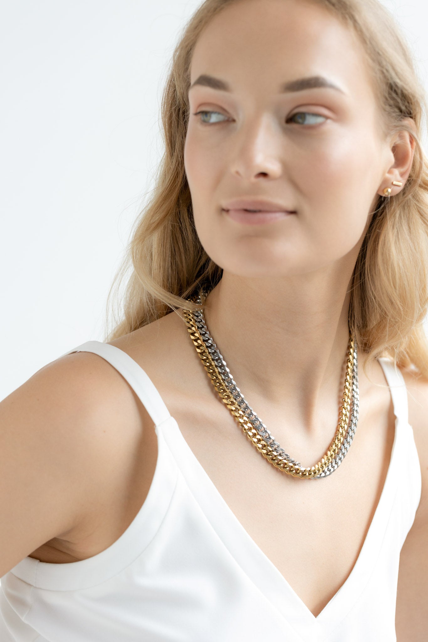 SLICK CURB CHAIN NECKLACE