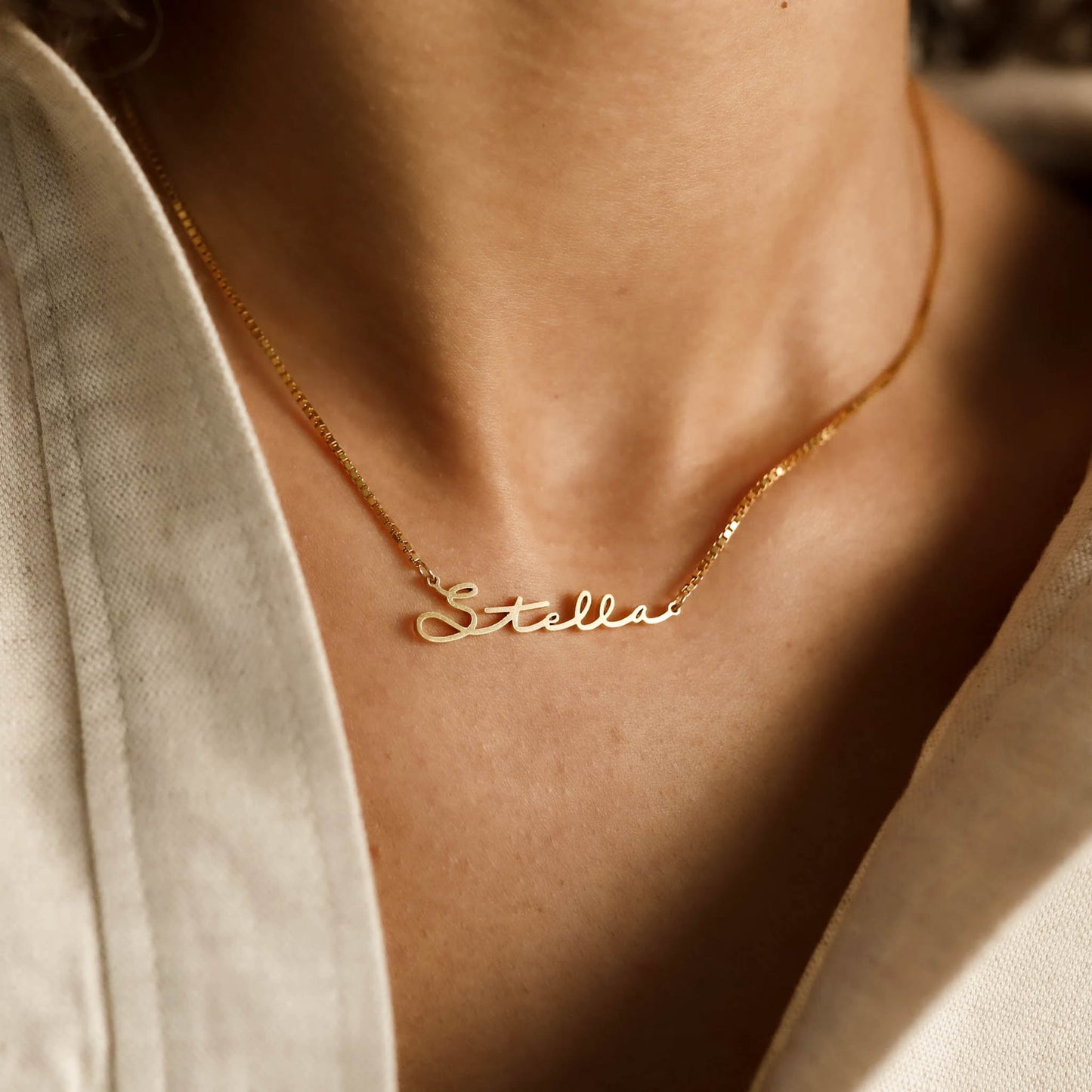 DAINTY SCRIPT NAME NECKLACE