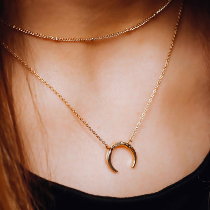 HAMMERED CRESCENT MOON NECKLACE