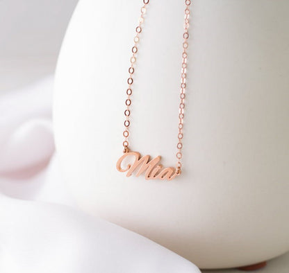 PERSONALIZED DAINTY NAME NECKLACE